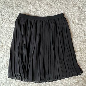 Uniqlo Pleated Chiffon Skirt Size Medium